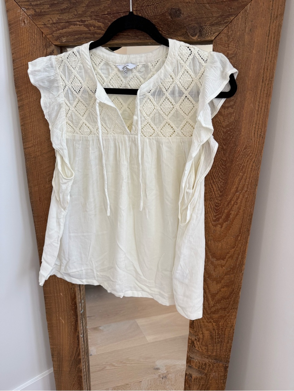 Reitmans Ivory Crochet Yoke Tie-Front Camisole